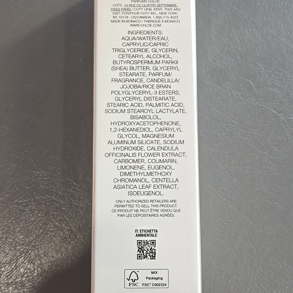Atelier des Fleurs Santalum Perfumed Hand Cream - Picture 3 of 6